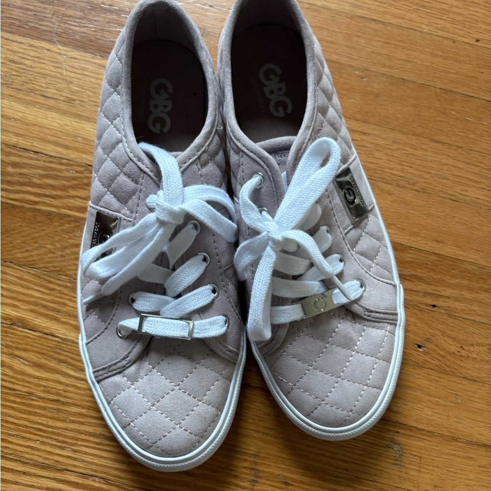 GBG Los Angeles Quilted Beige Sneakers